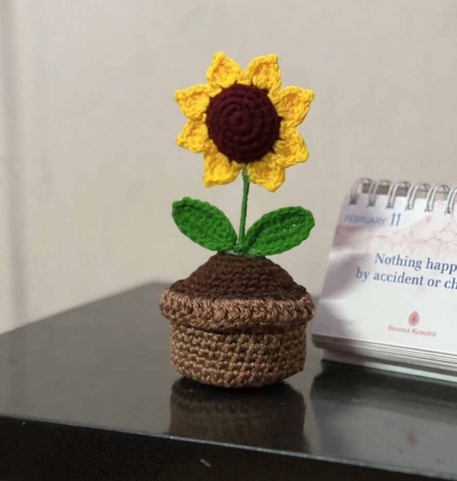 Sunflower pot